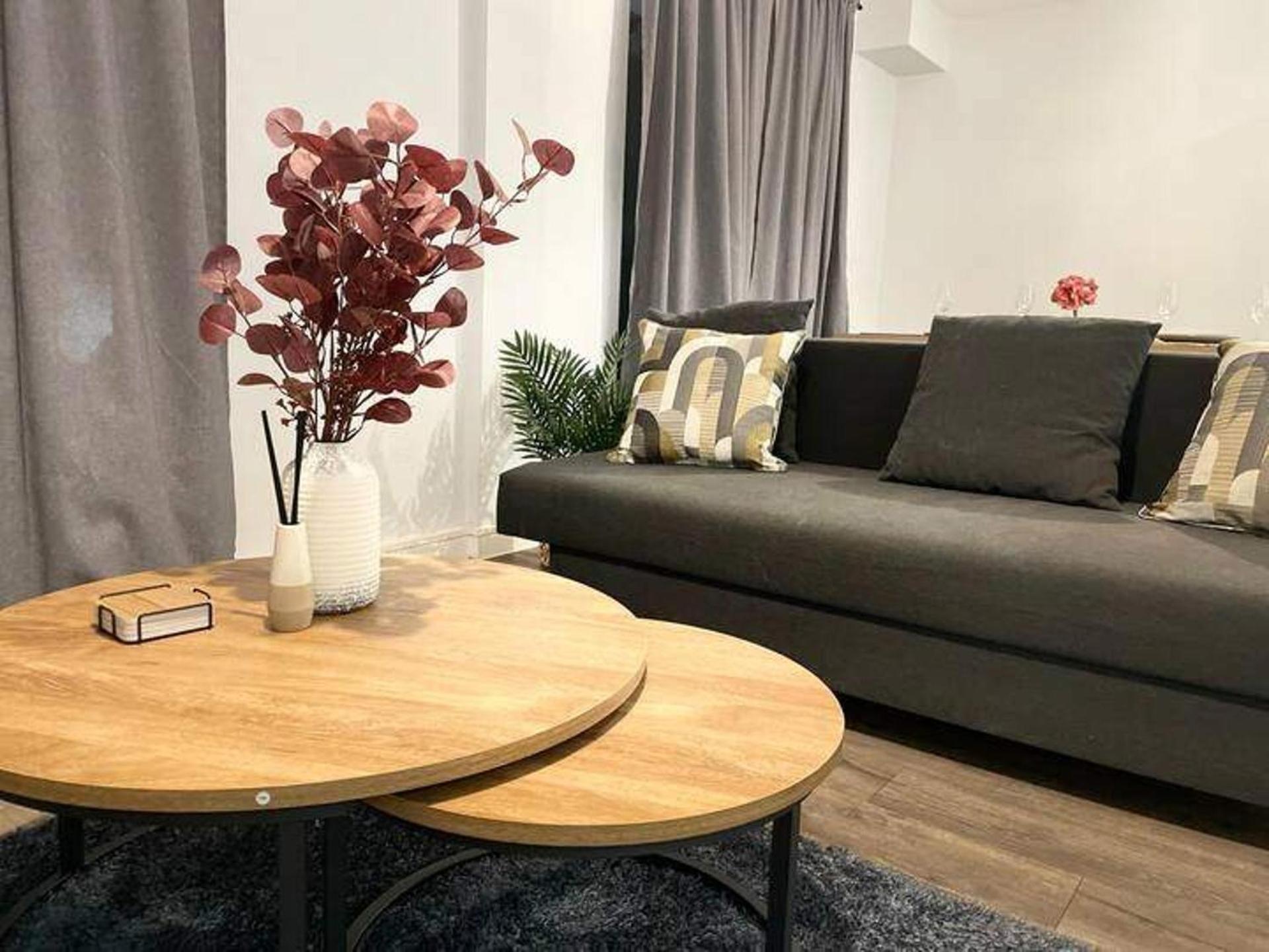 Stylish Retreat - Sleeps 6 Terrace-2bedroom-petsok Birmingham