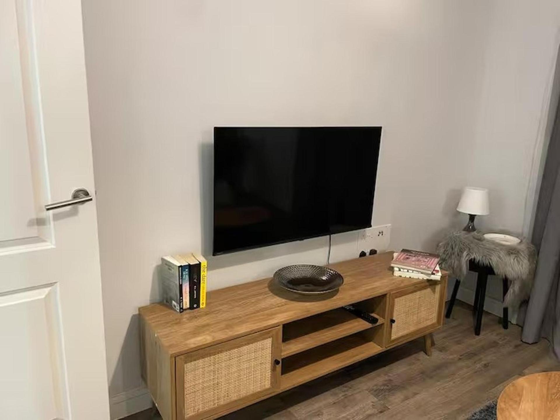 Apartment Stylish Retreat - Sleeps 6 Terrace-2bedroom-petsok