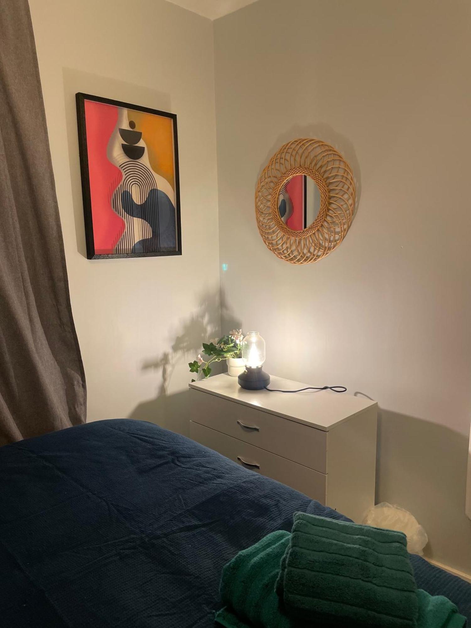Apartment Stylish Retreat - Sleeps 6 Terrace-2bedroom-petsok Birmingham